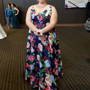 Plus Size Sydney’s Closet Prom Dress